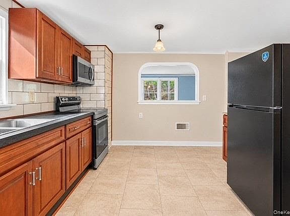 5th image of 28 Hudson Street