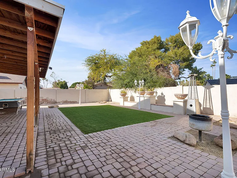 2542 W Nopal Ave — Photo 47