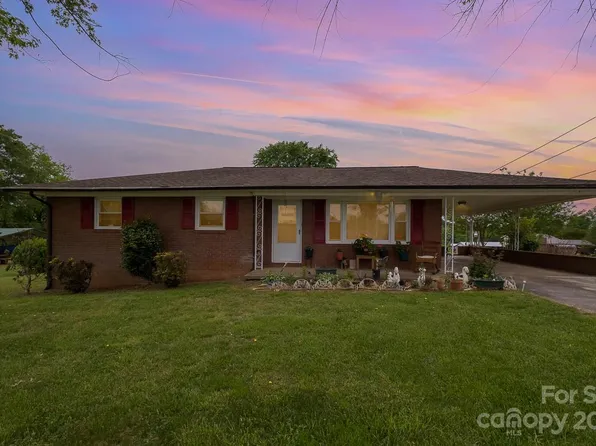 2705 Terrace Dr, Granite Falls, NC 28630