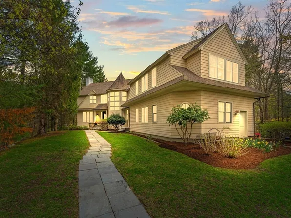 3 Drumlin Rd, Weston, MA 02493