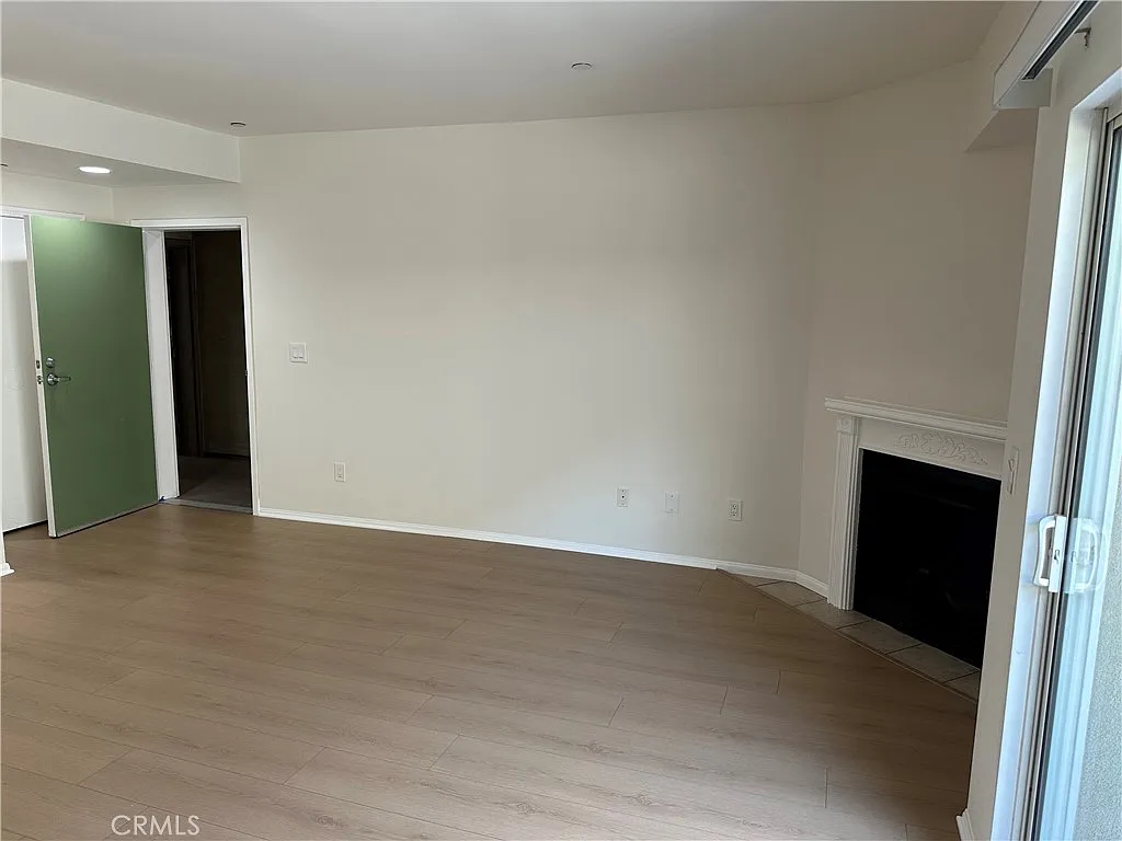 3 bed, 1420 sqft, $2,795 — Photo 4