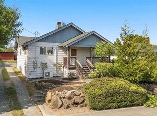 736 N 96th St, Seattle, WA 98103