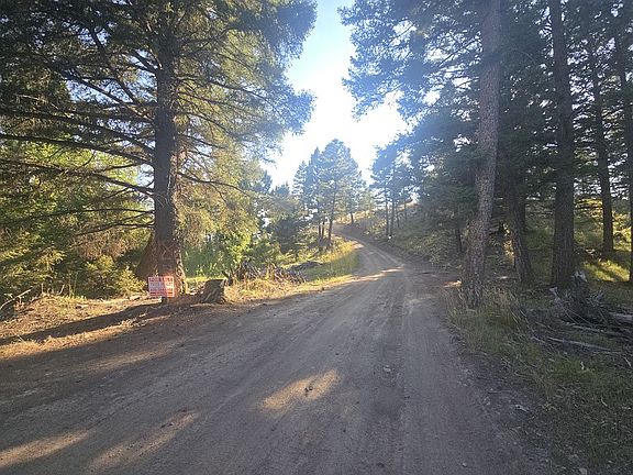 4th image of 28 Muskrat Rd