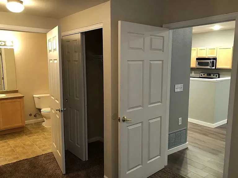 1002 Lucca Dr — Photo 11