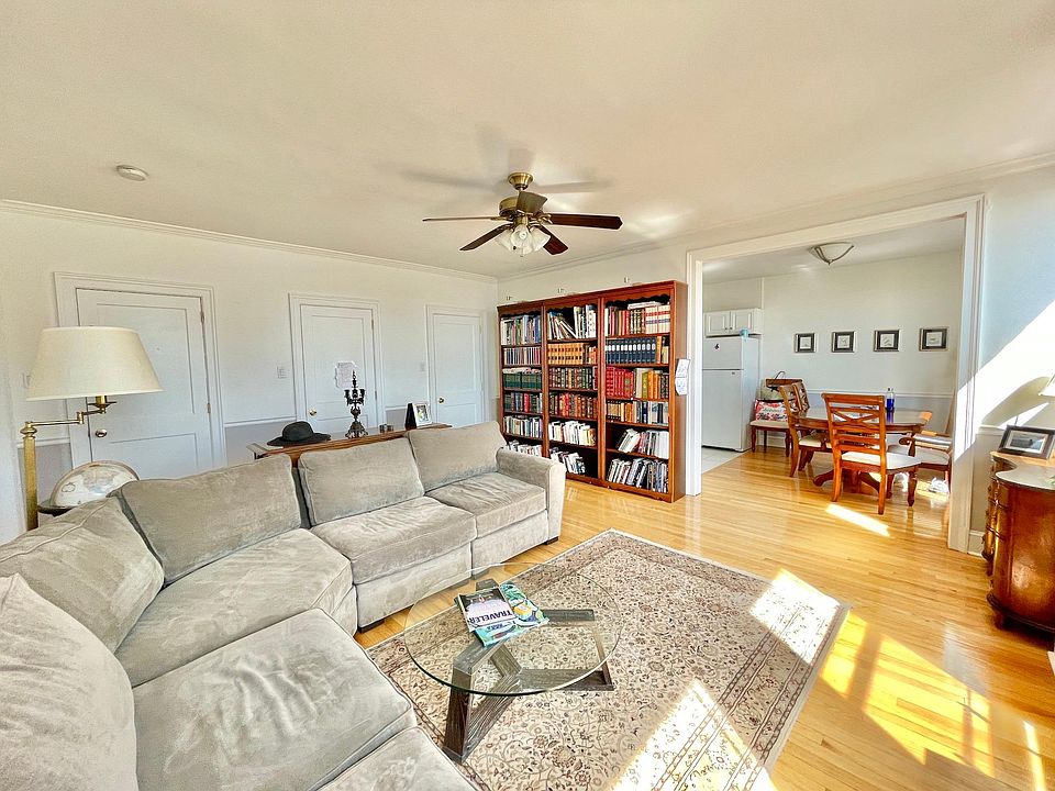 1st image of 326 S 19th St APT 6A