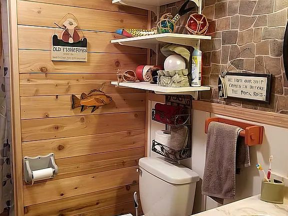 5th image of 93496 Easy Ln