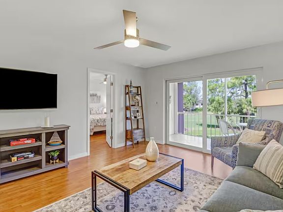 4th image of 170 Turtle Lake Ct #1-309