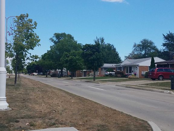 5th image of 21324 Masonic Blvd