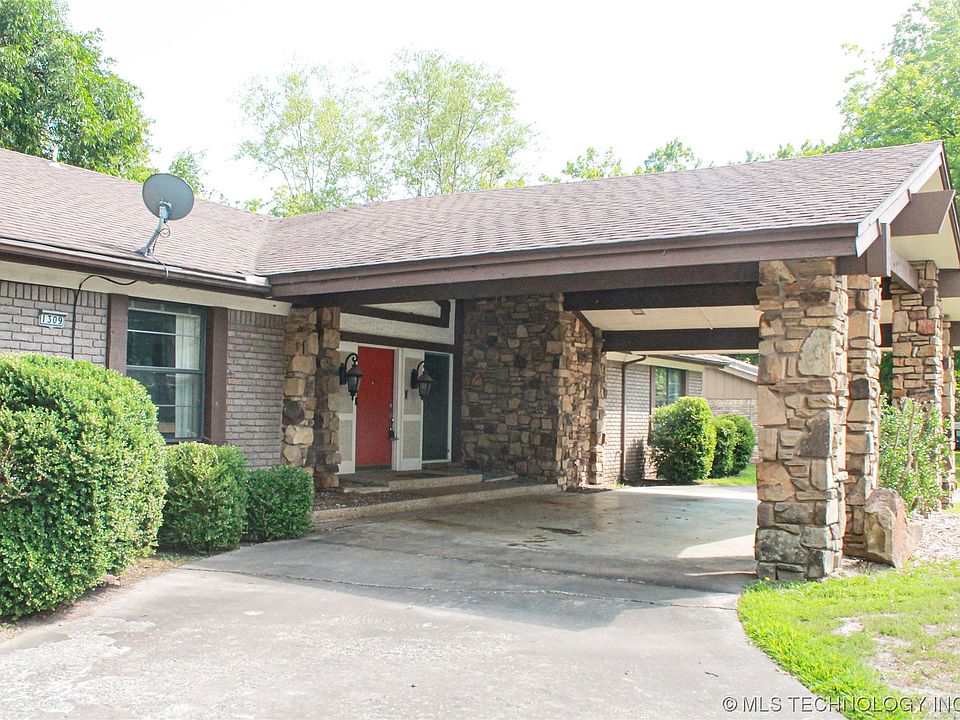 2nd image of 1309 Oakwood Dr