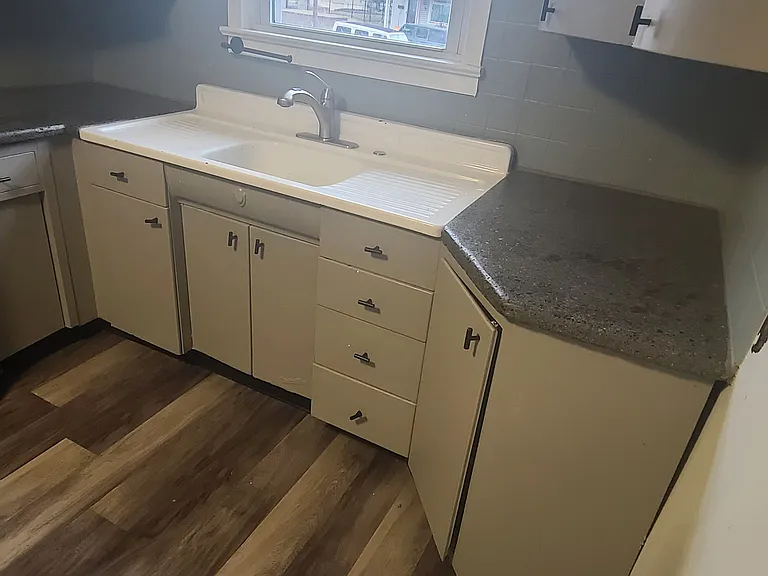Kitchen with eat-in area