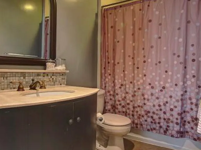 98 Lorimer Ave #2 — Photo 16