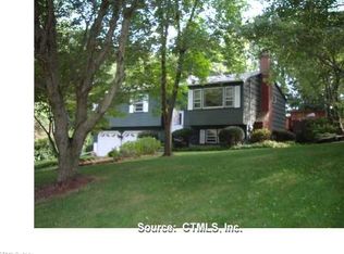 47 Summerwood Dr, Wallingford, CT 06492