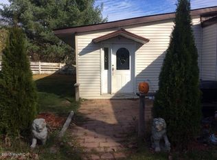 18900 Indian Lake Rd, Reed City, MI 49677