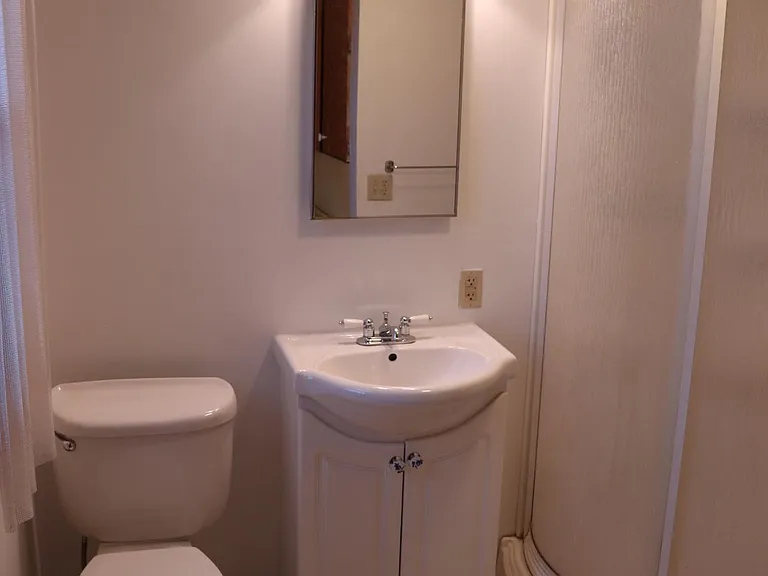 3rd floor bath/shower