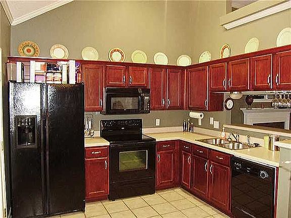3rd image of 8653 Rogers Park Ave