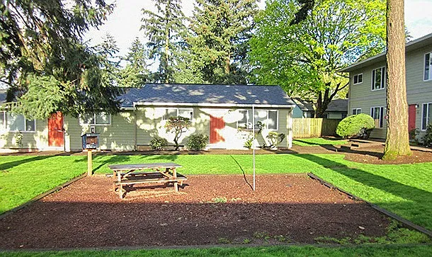Beyer Court — Photo 1