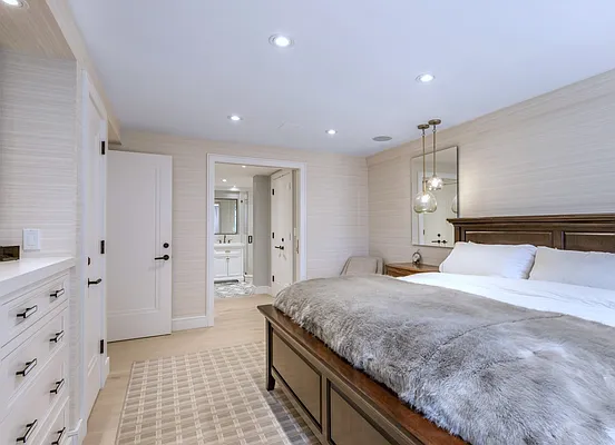 Rented by BARNES New York | media 8