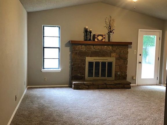 2nd image of 13975 S Oak Pl E