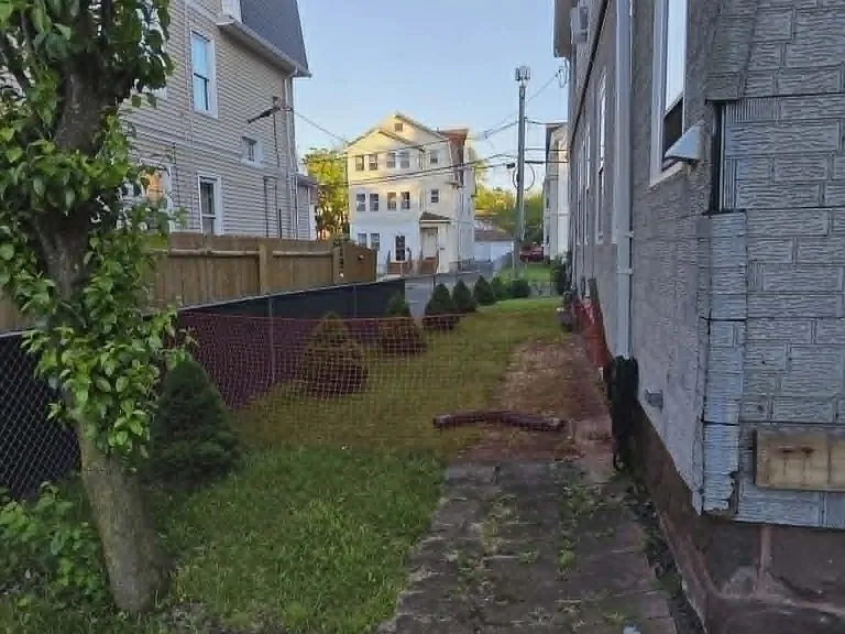 48 Kenneth St #1 — Photo 24