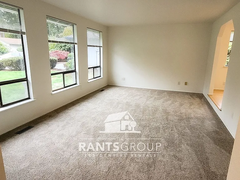 4910 Sheridan Dr SE — Photo 11