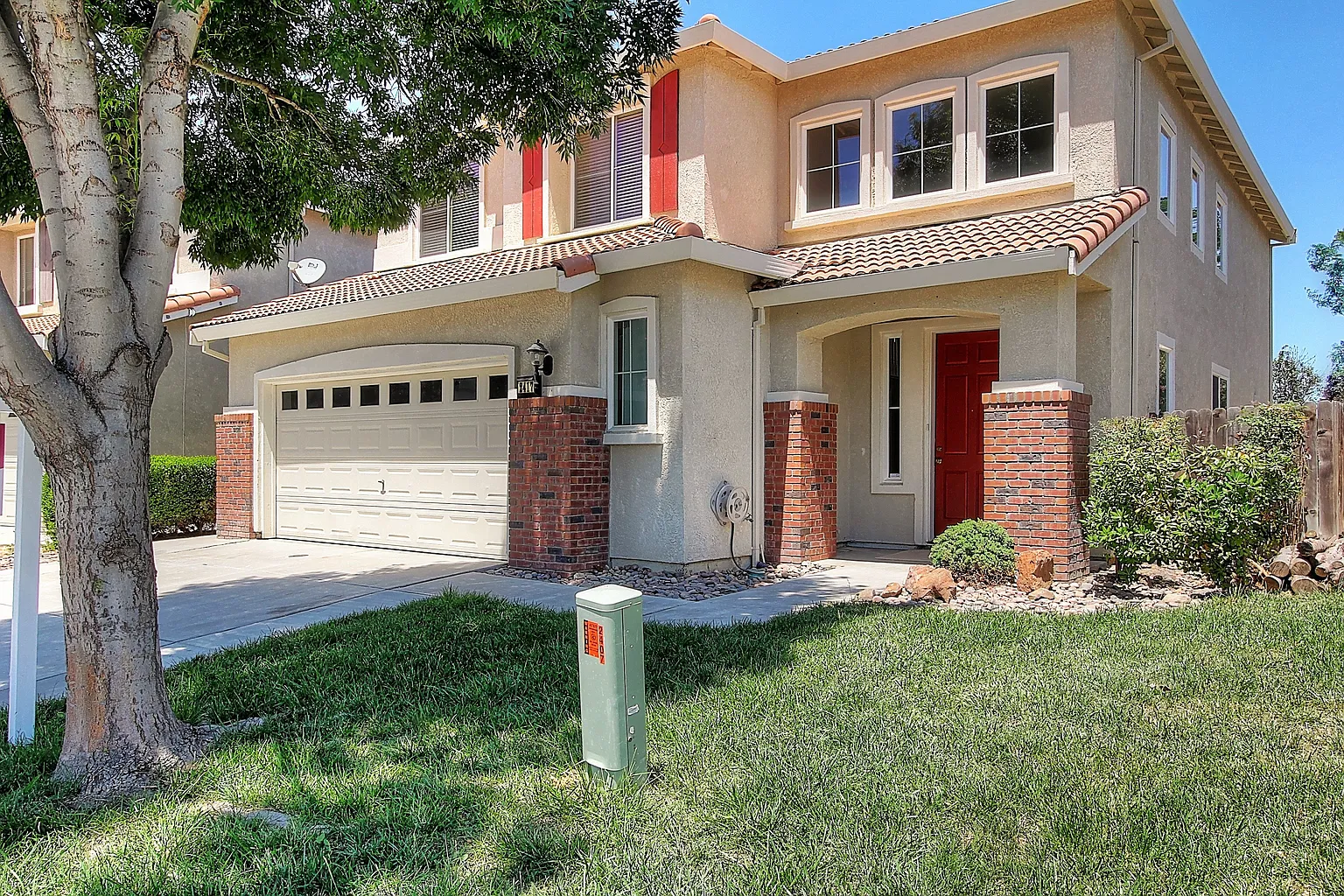 2417 Veneto Ln photo 1