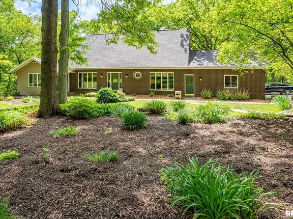 1503 Hickory Point Rd, Metamora, IL 61548