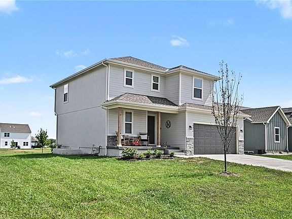 2nd image of 10294 Lucca Ln