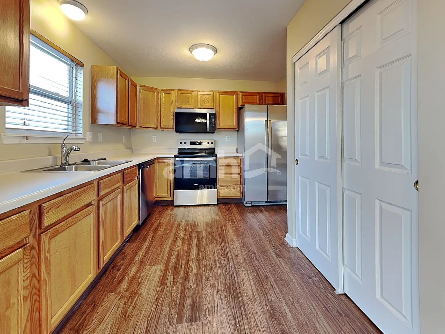 3 bed, 2.0 bath, 1444 sqft, $2,285 — Photo 3