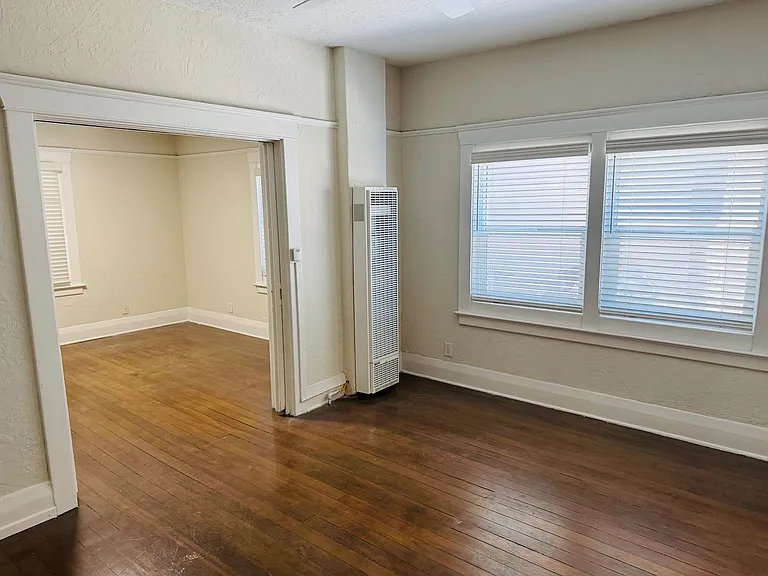 851 Pine Ave — Photo 8