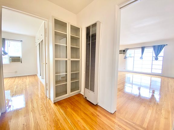 5th image of 1122 S Holt Ave #7