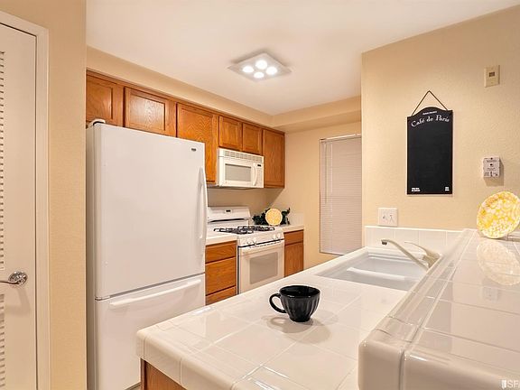 3rd image of 320 Caldecott Ln Unit 207