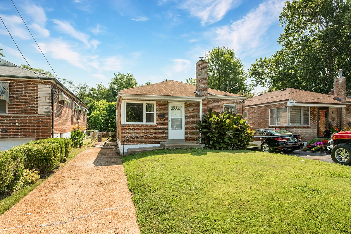 Building Photo - 1304 Grant Dr