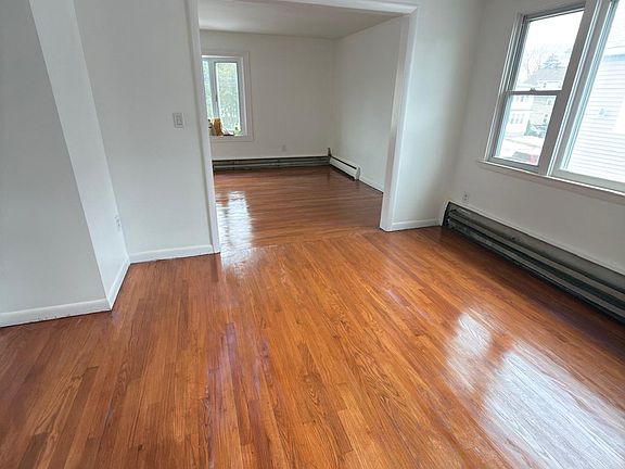 2nd image of 205 Alpine St #7185930579