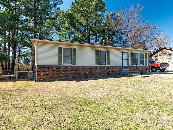 3rd image of 621 Evergreen Park Dr