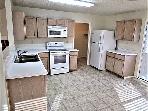 3rd image of 5308 Bedfordshire Dr