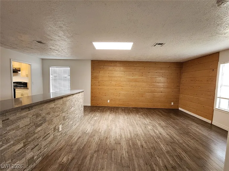 1823 Niblick Cir — Photo 4