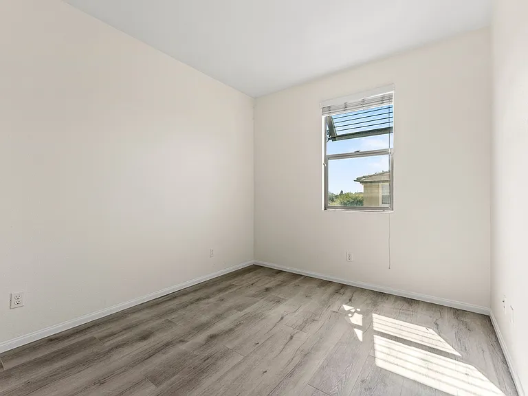 503 S Brea Blvd #18 — Photo 29