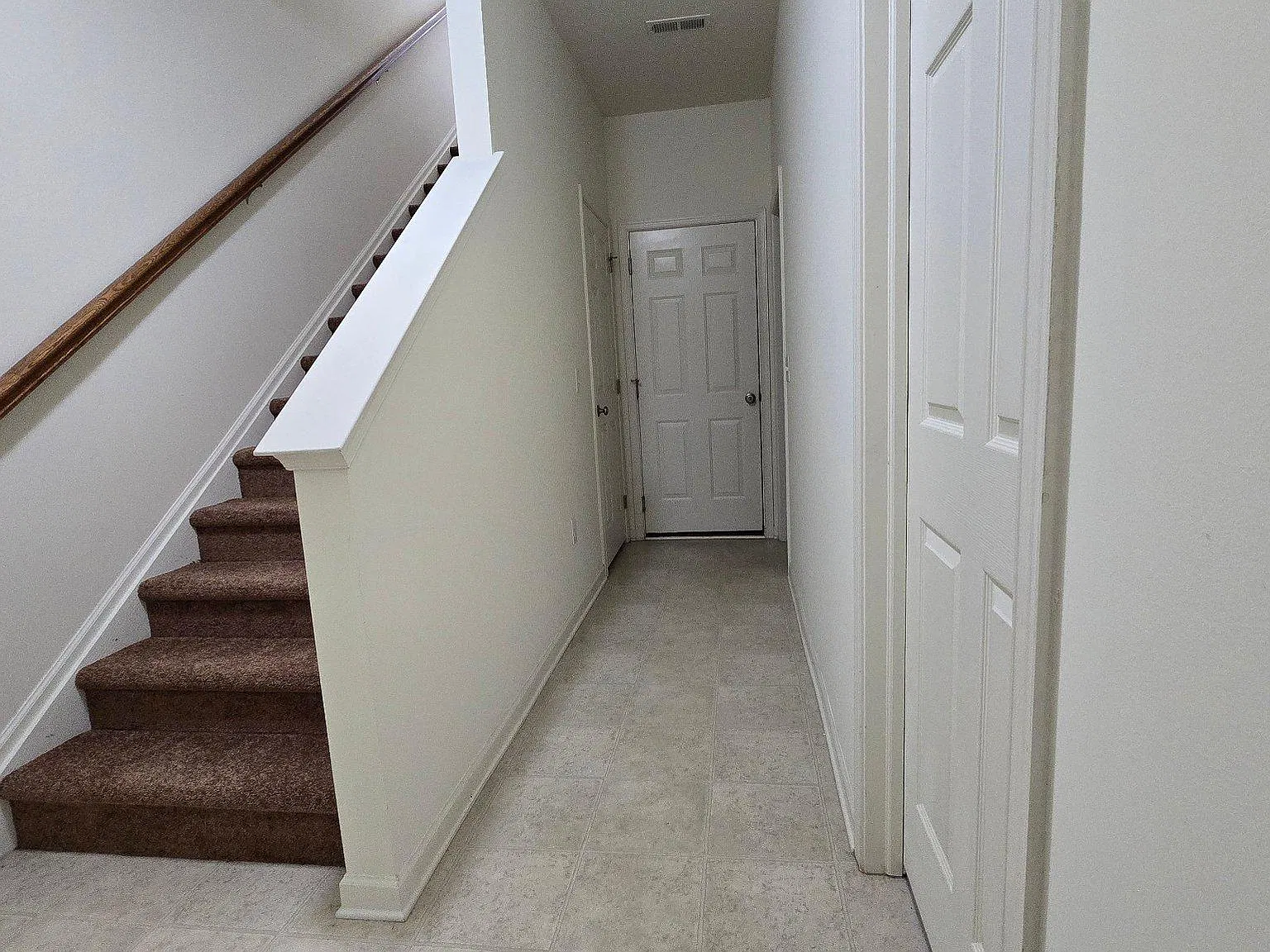 4 bed, 4.0 bath, 1916 sqft, $2,000 — Photo 4