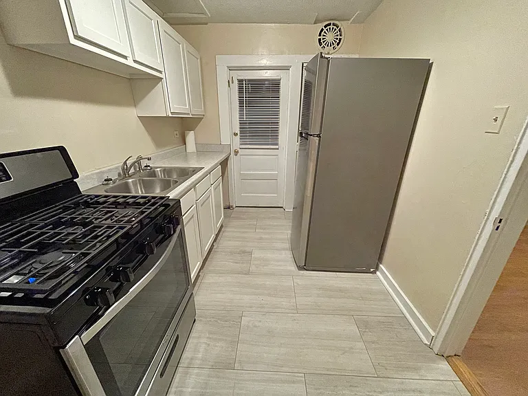 1661 Valley Ave — Photo 16