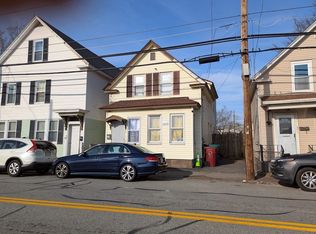 377 Lakeview Ave, Lowell, MA 01850