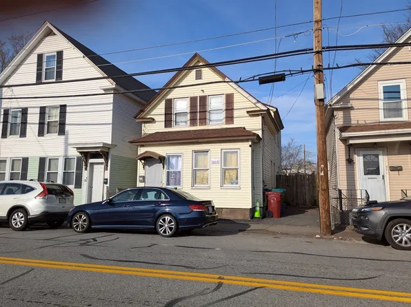 377 Lakeview Ave, Lowell, MA 01850