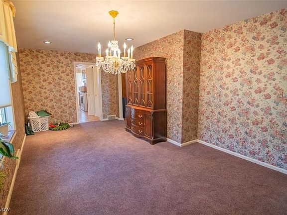 4th image of 204 Spring Park Ave