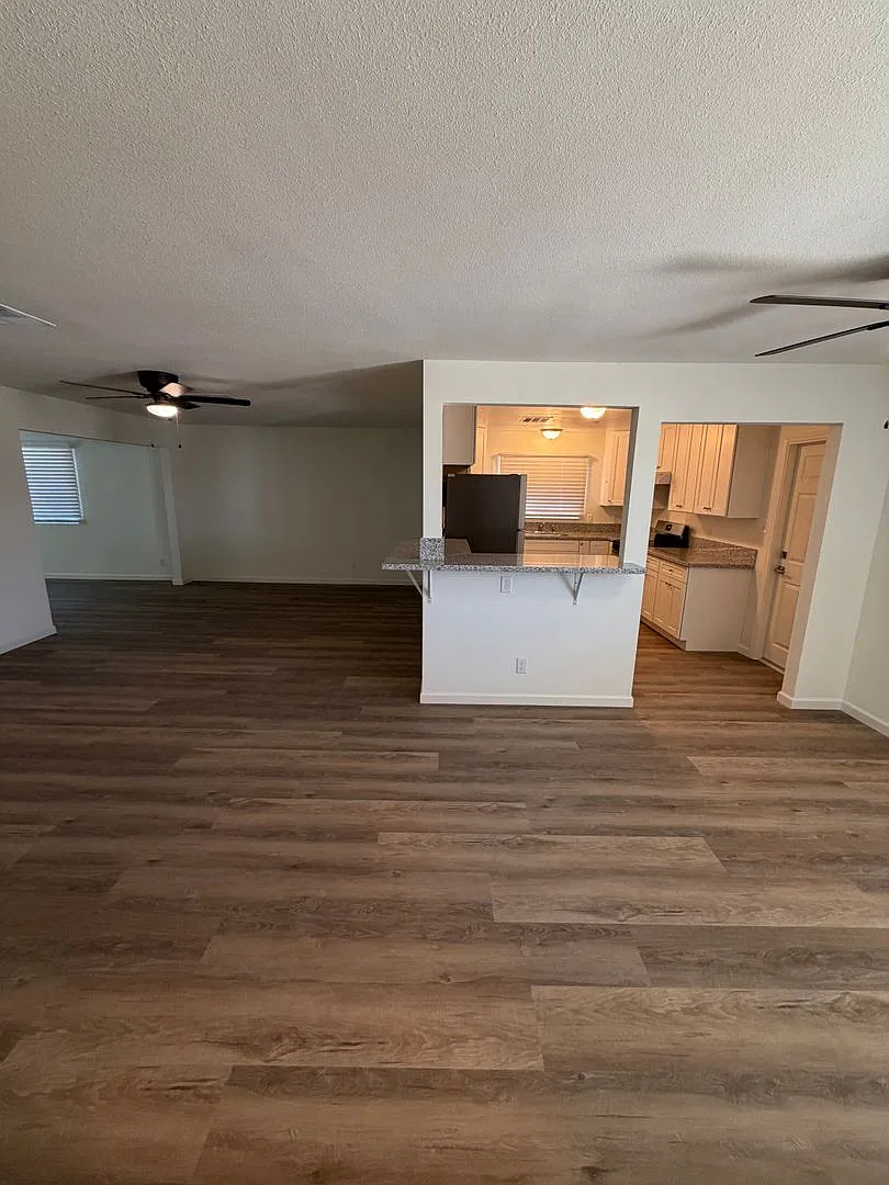 Adorable Clovis Home for Rent — Photo 2