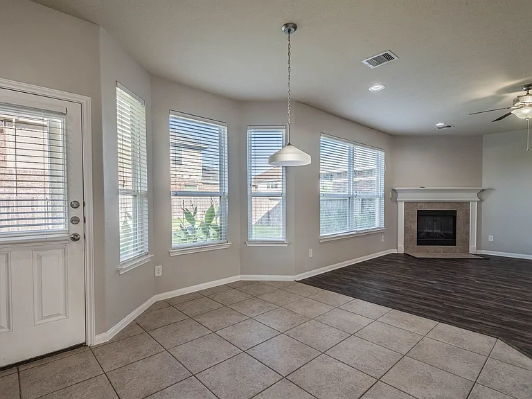 24726 Colonial Elm Dr — Photo 9