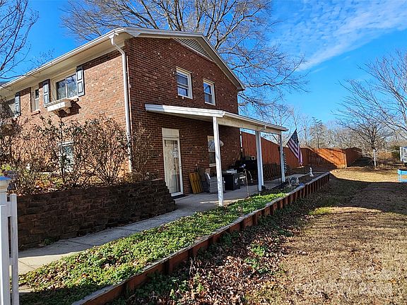 4th image of 6002 Penn Dale Dr