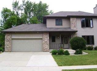 3240 Rockport Park Dr, Janesville, WI 53548