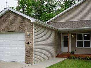 697A Dearborn Rd, Valparaiso, IN 46385