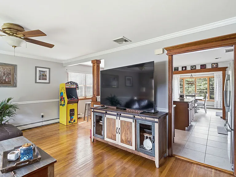 22 Hart St — Photo 11