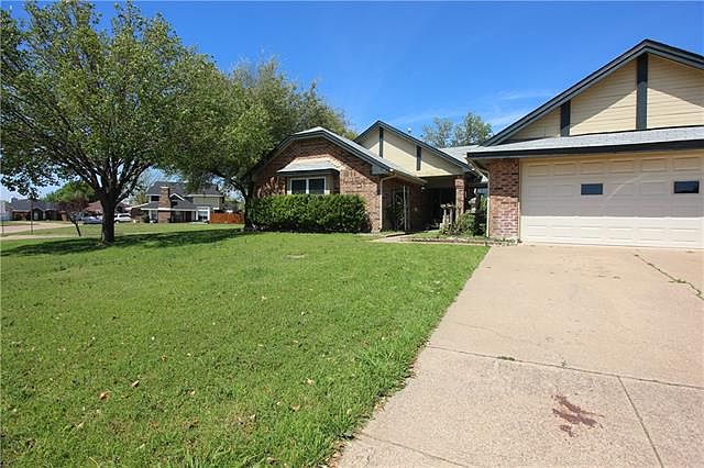 1st image of 2706 Fairmont Dr