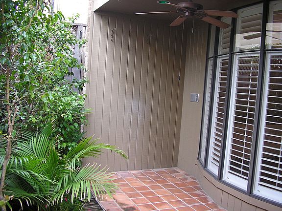 4th image of 2313 Nantucket Dr #B